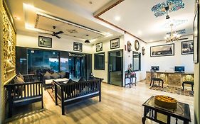 Hotel Radhika